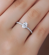  GİA 0.90ct D Rengi Oval Pırlanta Tektaş Yüzük YT1056