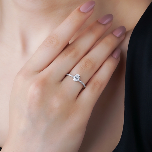  GİA 0.70ct D Rengi  Oval Pırlanta Tektaş Yüzük YT1055