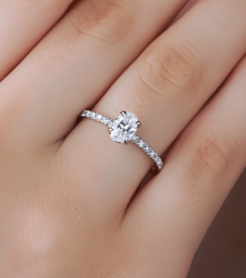  GİA 0.90ct D Rengi Oval Pırlanta Tektaş Yüzük YT1056