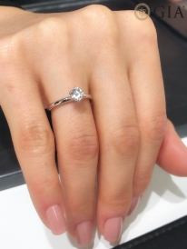 Lois Diamond 0.70 Karat D Renk Pırlanta Tektaş Yüzük-GİA Sertifikalı YZ1055